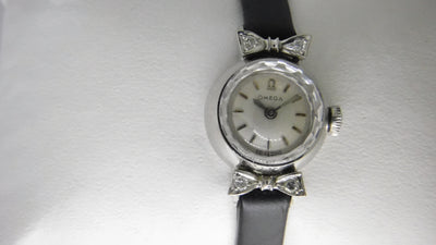 Omega Sapphette 18 k solid white gold 4 diamonds vintage year 1960