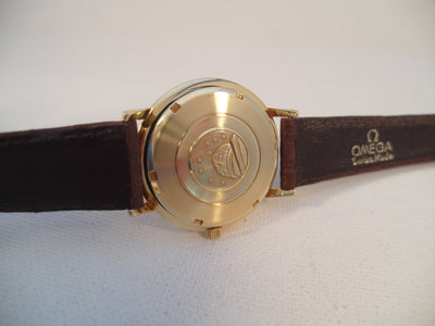 Omega Constellation Pie Pan 18 k case De Luxe 24 k dial year 1962 caliber 561 Chronometer Certified