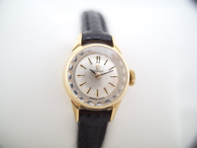 Omega Saphette 18K gold 1956 mint condition sapphire glass manual 10914