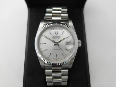 Bulova NOS Super Seville Day & Date Automatic vintage watch 1984