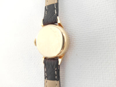 Omega 18 k solid gold 17mm ladies: beautiful sapphire crystal vintage 1963