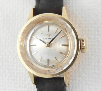 Omega 18 k solid gold 17mm ladies: beautiful sapphire crystal vintage 1963