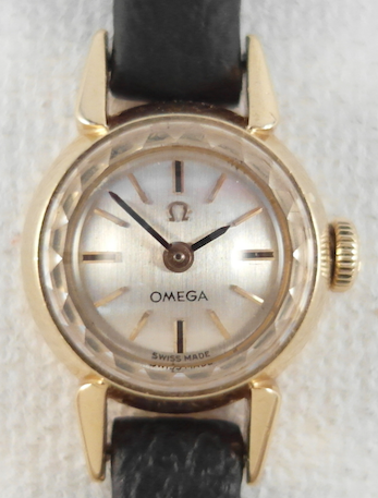 Omega 18 k solid gold (beautiful) 16mm vintage 1961 fully serviced plus Omega Box